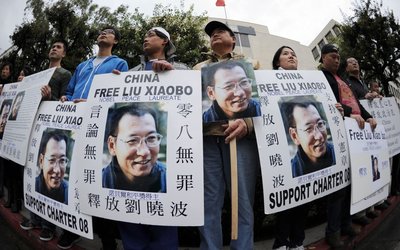 20101207_107343097_chinese-protest-1024x681