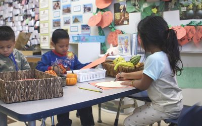 AMERICAN-GRADUATE-EARLY-ENGLISH-horizontal-monitor-blank