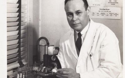 Dr.-Drew-in-lab-coat-1-1024x959-1-e1616451215276