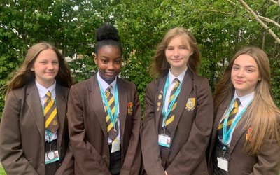 Heckmondwike-Sow-Beautiful-team-photo-1-scaled-e1624374826273