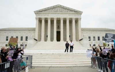 People protest after leak of U.S. Supreme Court draft majority opinion on Roe v. Wade abortion rights decision, in Washington