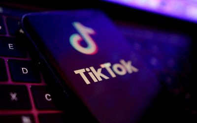FILE PHOTO: Illustration shows TikTok app logo