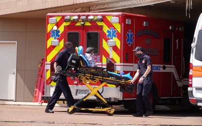 Memphis overwhelmed by COVID-19 emergency calls, prompting wait times for ambulances