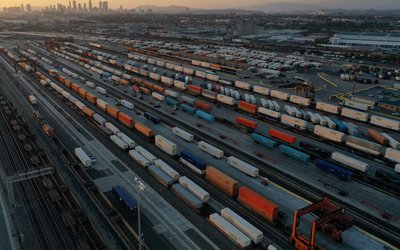 Deadline for railroads to reach tentative deals with unions