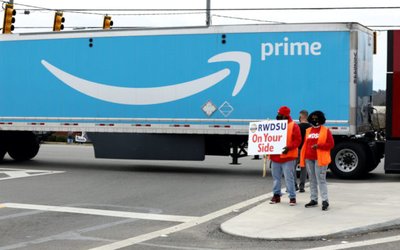 FILE PHOTO: Congressional delegation to Amazon plant