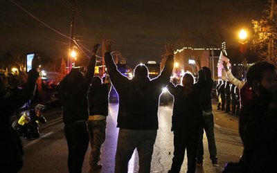 protesters approach police line630