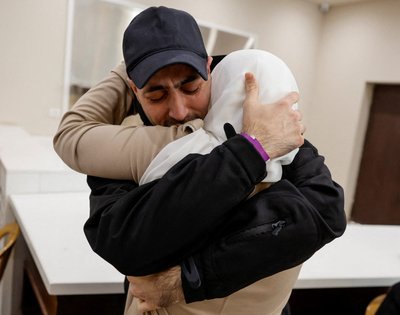 Hostages-prisoners swap deal between Hamas and Israel