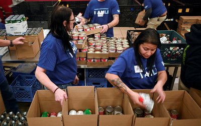 Food pantry is busy, weeks into the continuing U.S. government shutdown, in Denver