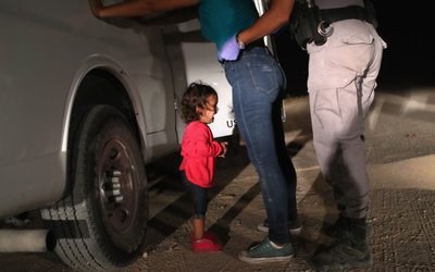 Border Patrol Agents Detain Migrants Near US-Mexico Border