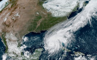 Hurricane Ian makes its way to Florida's west coast after passing Cuba
