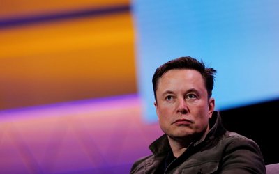FILE PHOTO: SpaceX owner and Tesla CEO Elon Musk speaks during a conversation with legendary game designer Todd Howard at the E3 gaming convention in Los Angeles